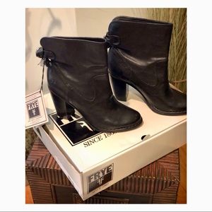 Brand New Frye ankle boot; “Lara” short slouch